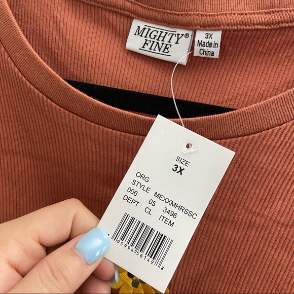 ❌SOLD❌ Target Embroidered Sunflower T-shirt - Picture 3 of 3